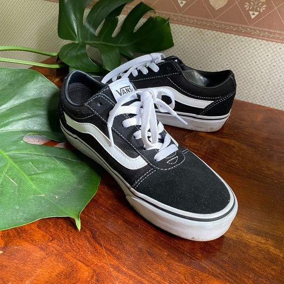 Vans Classic Old Skool Black and white Skate Shoe size US women's 7.5 - Picture 5 of 9